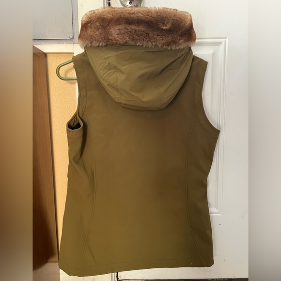 Marmot Women’s Vest - Picture 3 of 7